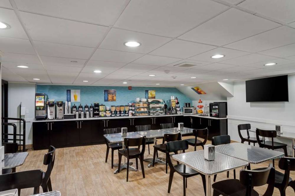 Best Western Plus Brooklyn Bay Hotel 6