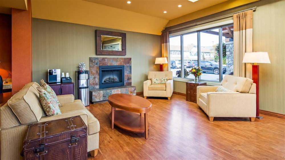 Best Western Plus Emerald Isle Hotel 4
