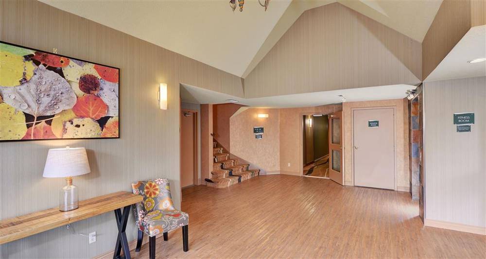 Best Western Plus Emerald Isle Hotel 7
