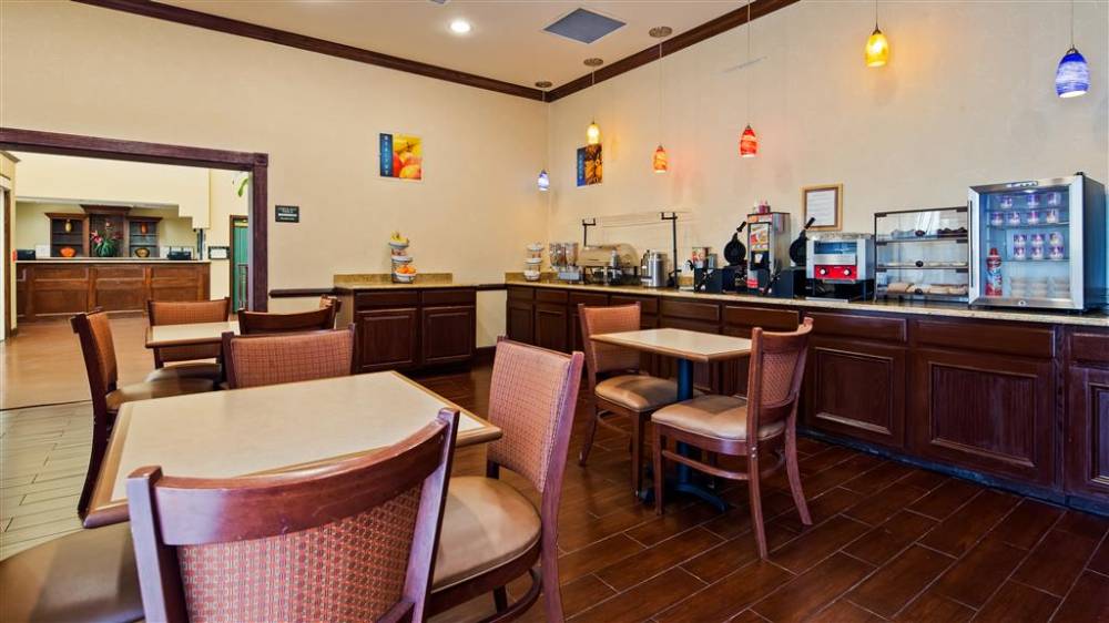 Best Western Plus First Coast Inn & Suites 6