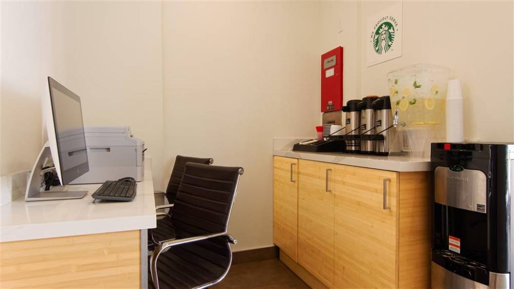 Best Western Plus Glendale 4