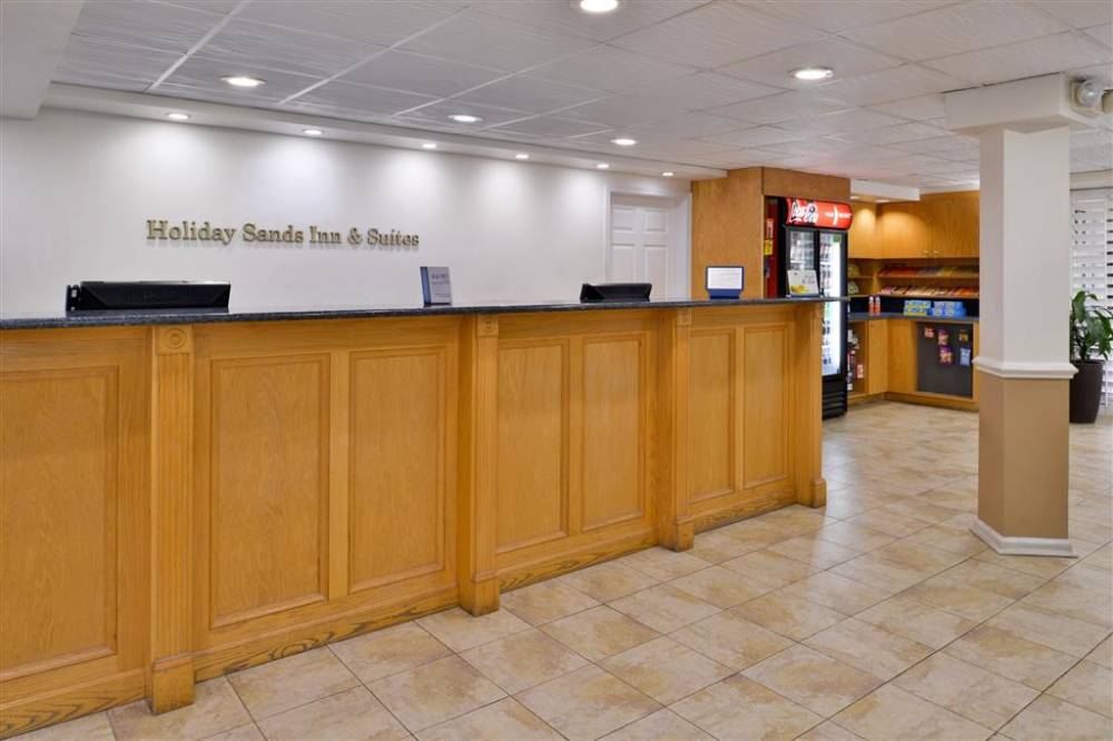 Best Western Plus Holiday Sands Inn & Suites 4