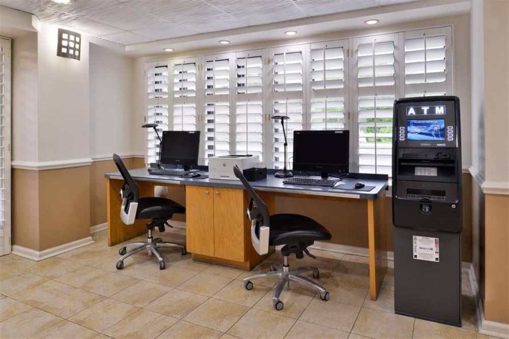 Best Western Plus Holiday Sands Inn & Suites 5