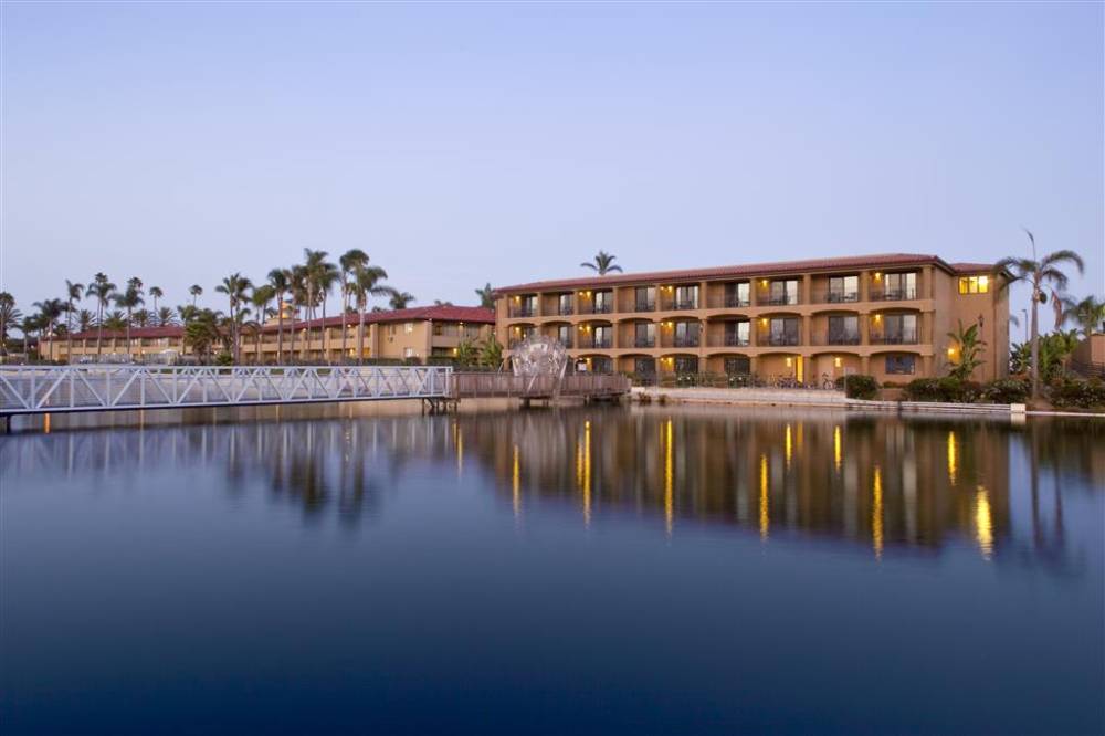 Best Western Plus Island Palms Hotel & Marina 3