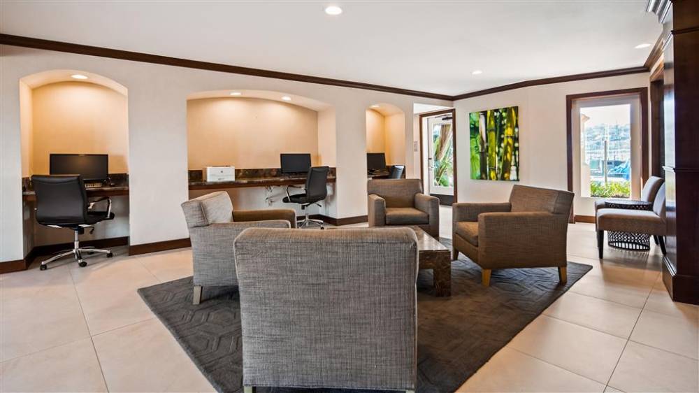 Best Western Plus Island Palms Hotel & Marina 8