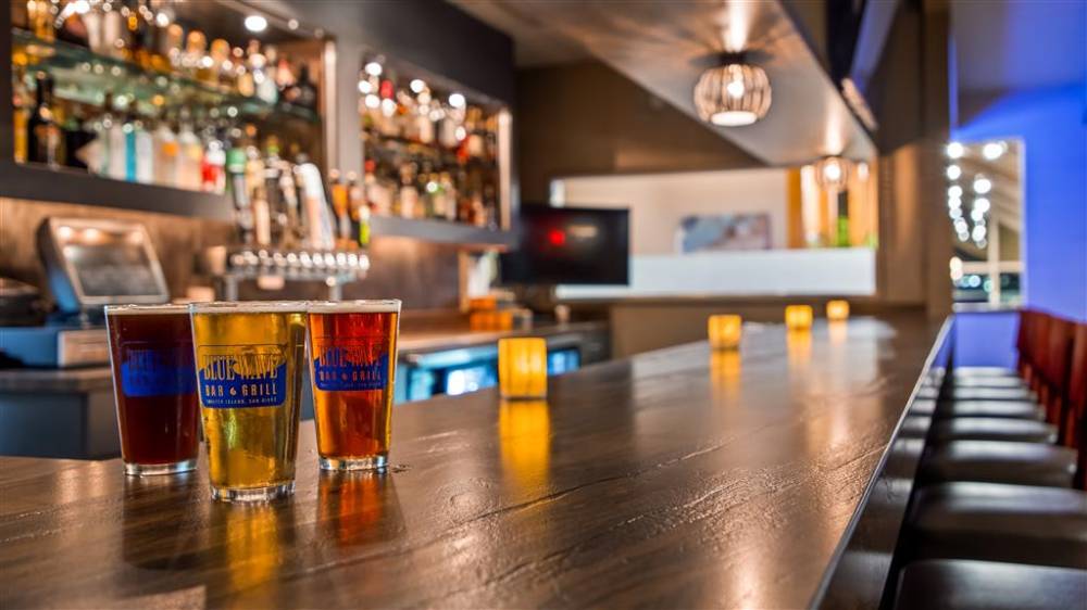 Best Western Plus Island Palms Hotel & Marina 9