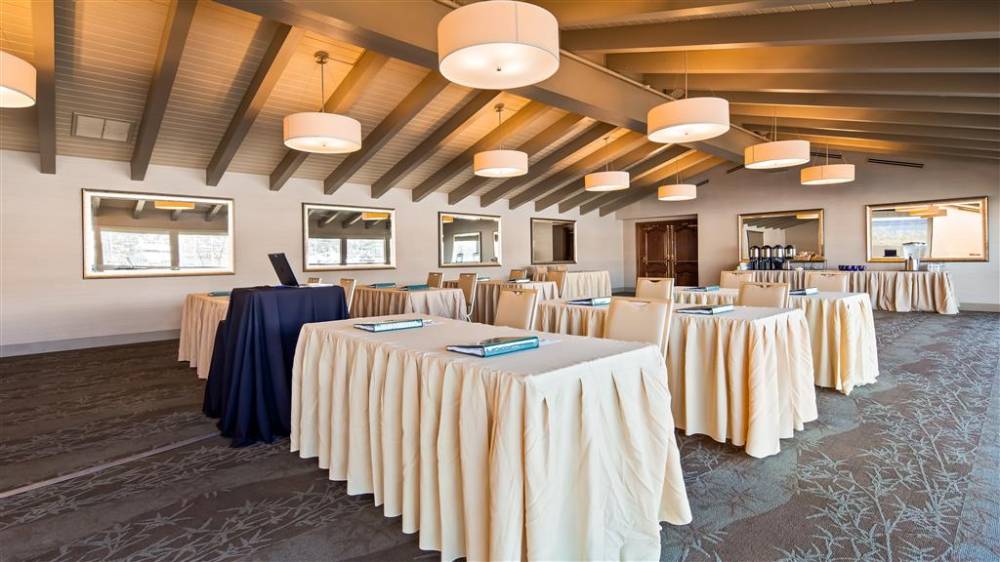 Best Western Plus Island Palms Hotel & Marina 5