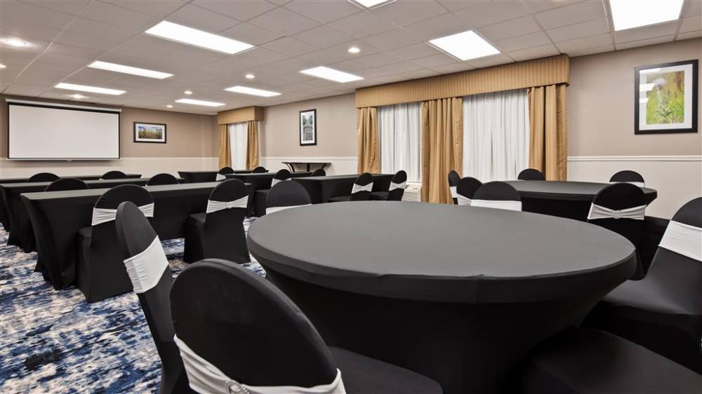 Best Western Plus Kansas City Airport-kci East 5