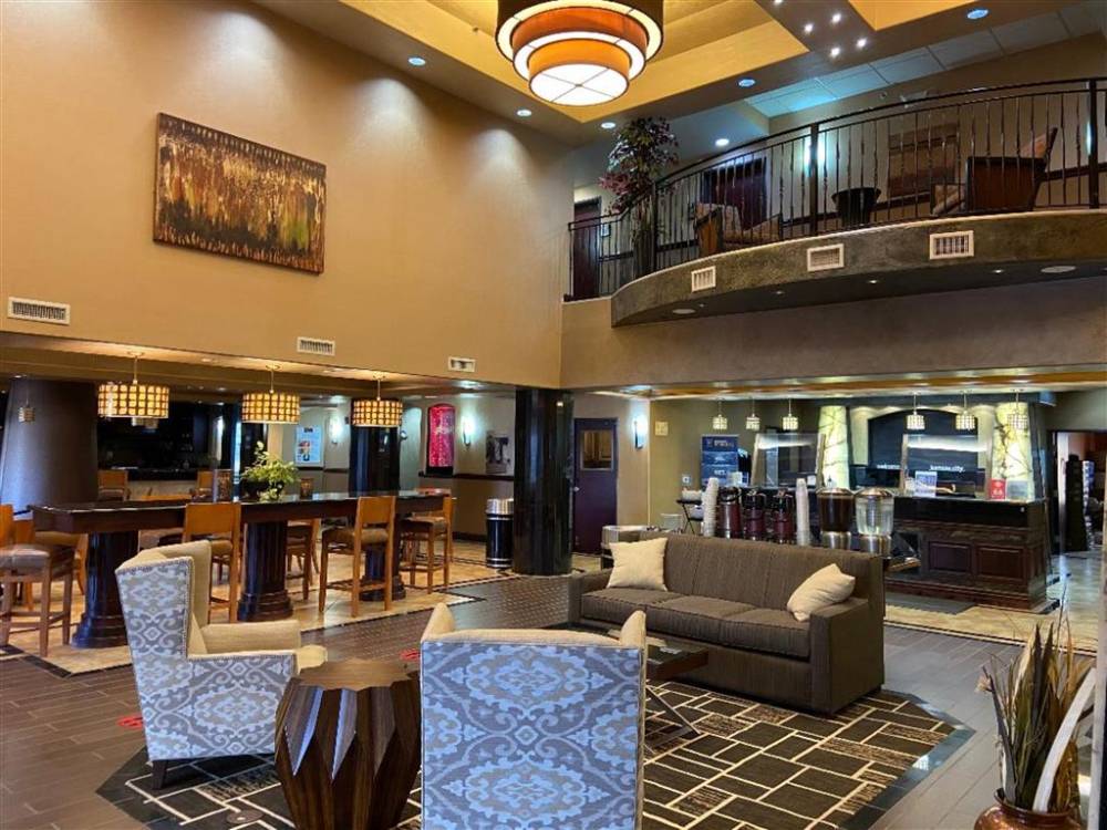 Best Western Plus Kc Speedway Inn & Suites 10