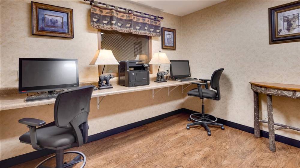 Best Western Plus Kelly Inn & Suites 8