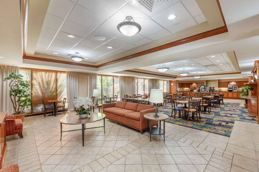 Best Western Plus Kendall Hotel & Suites 6