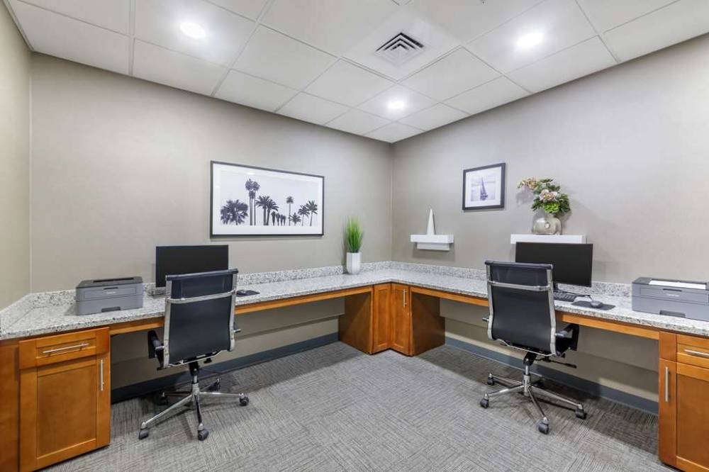 Best Western Plus Kendall Hotel & Suites 5