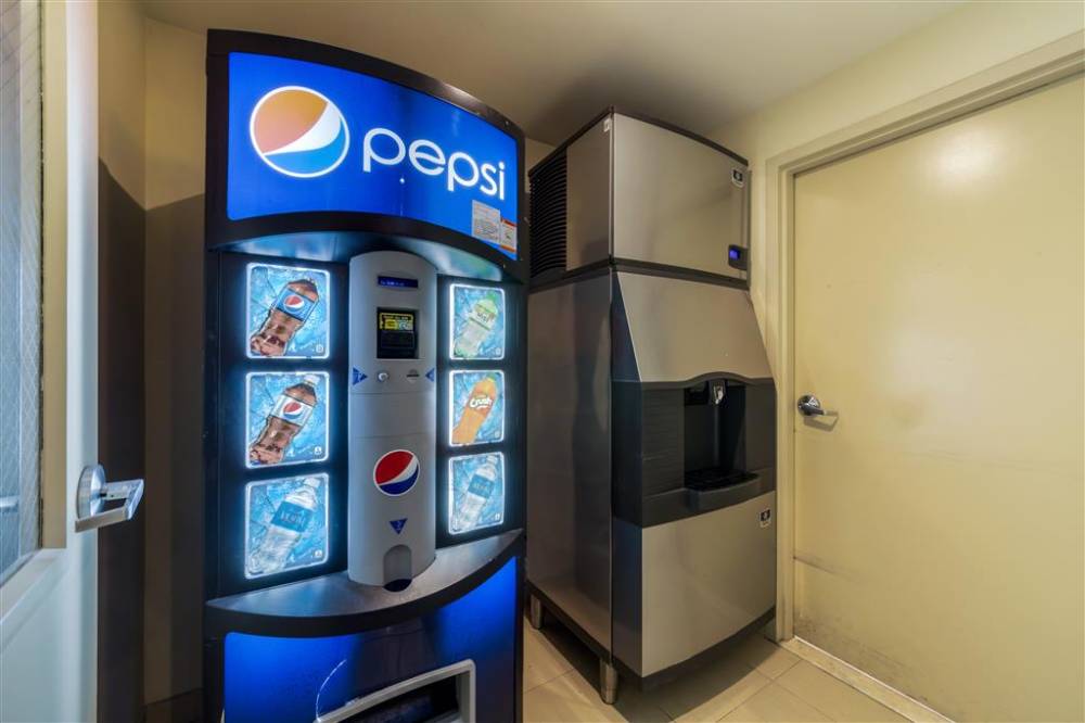 Best Western Plus Miami Airport North Hotel & Suites 4