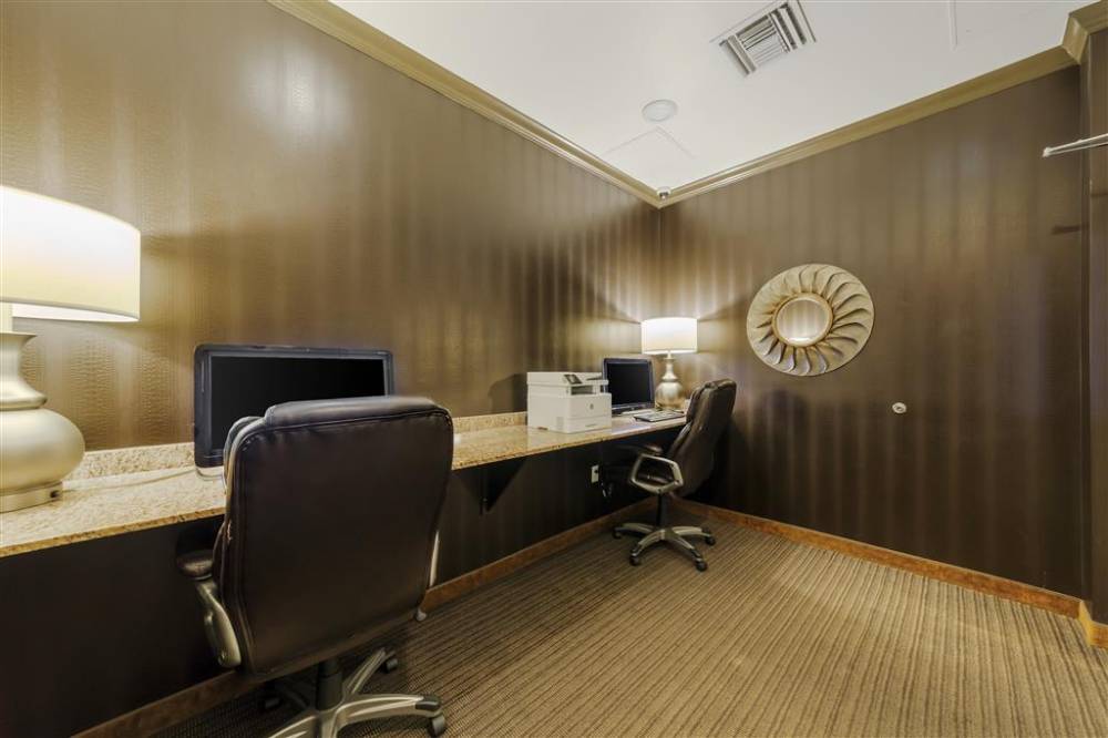 Best Western Plus Miami Airport North Hotel & Suites 3