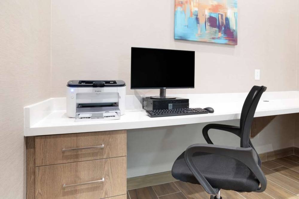 Best Western Plus Mobile Inn & Suites 7