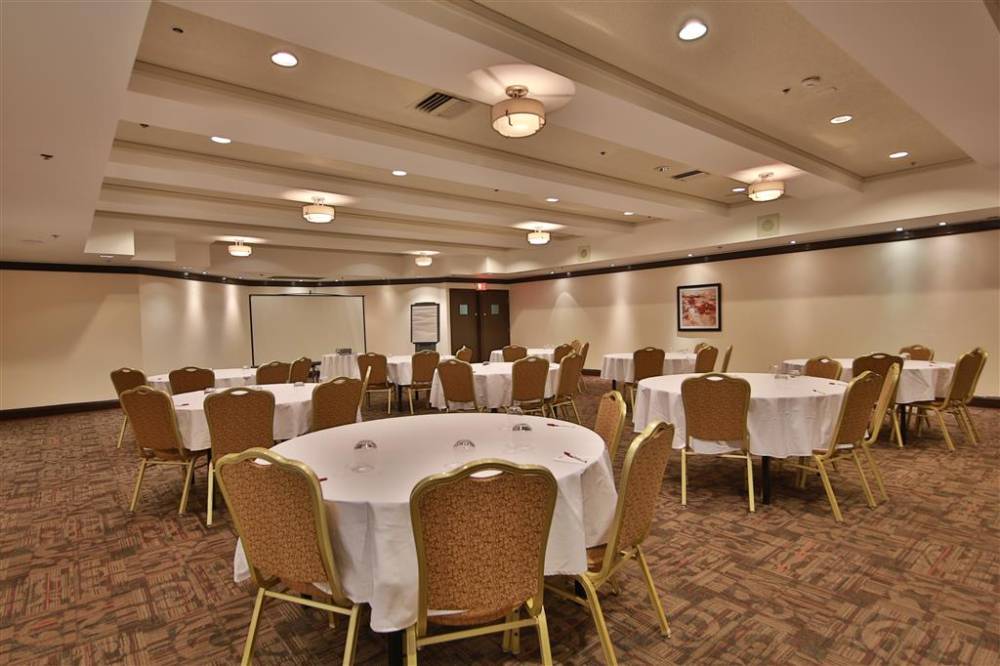 Best Western Plus Montreal Downtown-hotel Europa 4