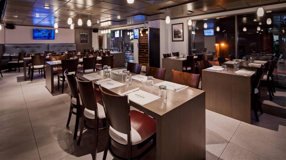 Best Western Plus Montreal Downtown-hotel Europa 7