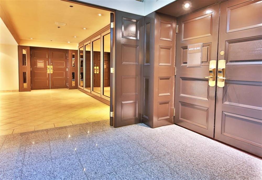 Best Western Plus Montreal Downtown-hotel Europa 3