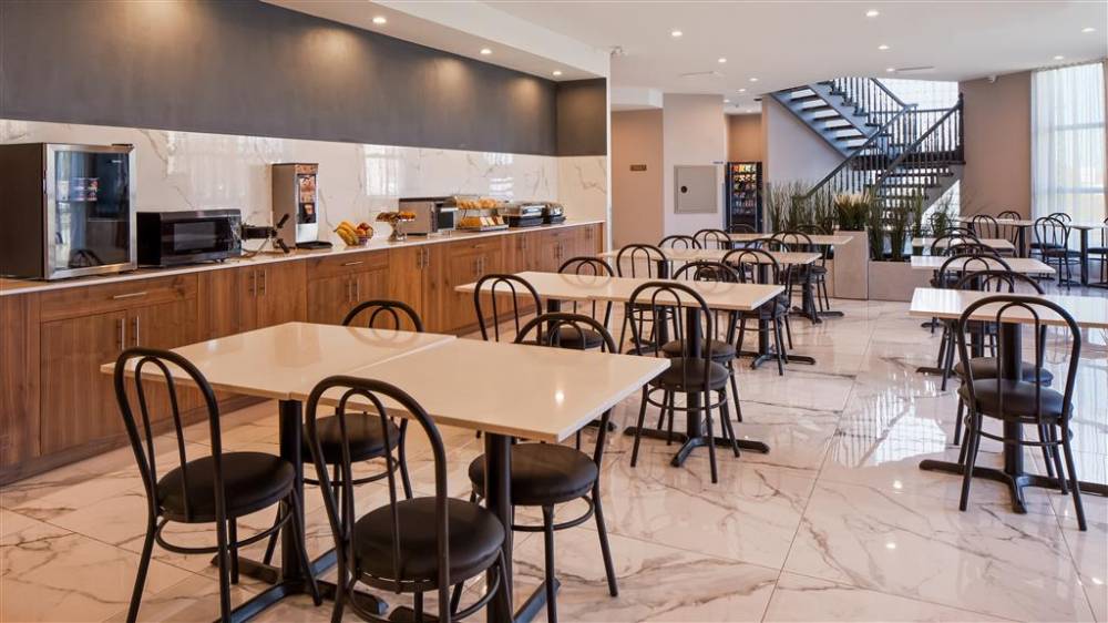 Best Western Plus Montreal East 4