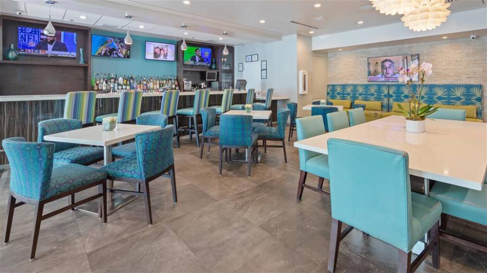 Best Western Plus Oceanside Inn 4