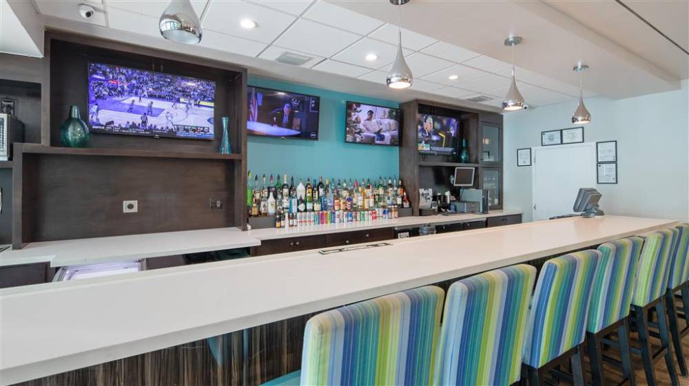 Best Western Plus Oceanside Inn 5