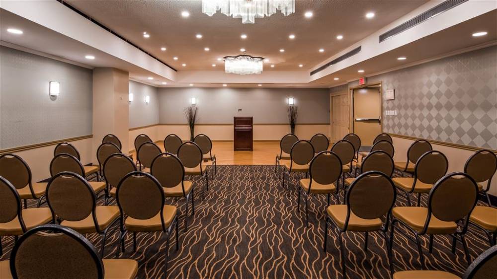 Best Western Plus Ottawa City Centre 2
