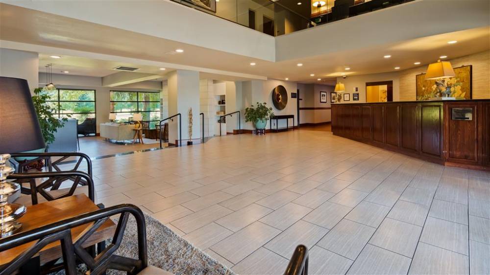 Best Western Plus Plaza By The Green 5
