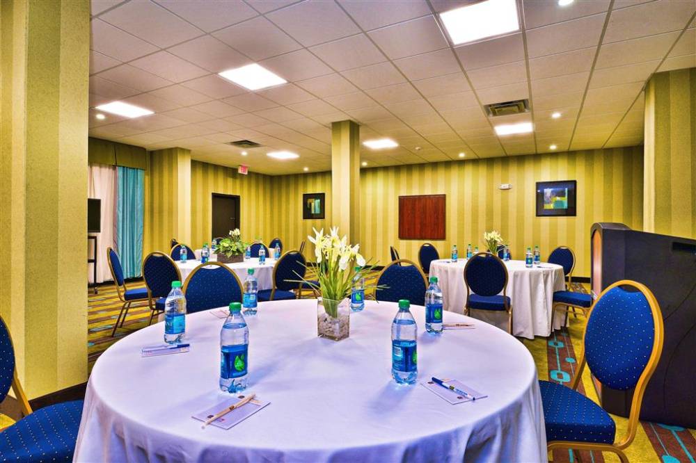 Best Western Plus Savannah Airport Inn & Suites 2