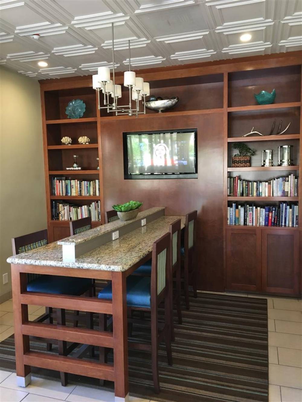 Best Western Plus South Coast Inn 10
