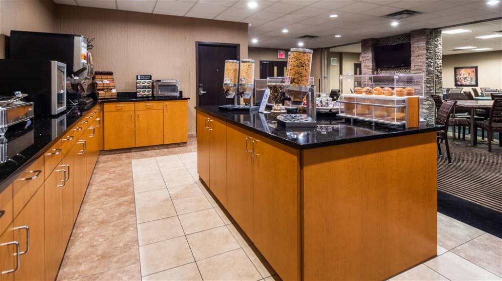 Best Western Plus South Edmonton Inn & Suites 4