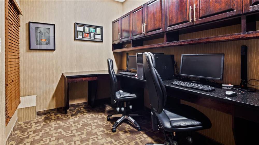 Best Western Plus South Edmonton Inn & Suites 3