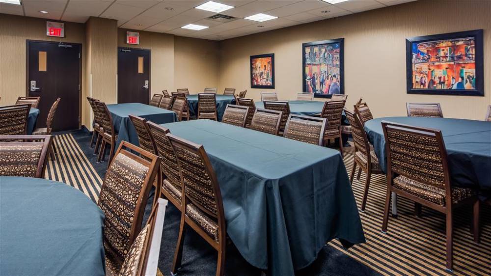 Best Western Plus South Edmonton Inn & Suites 5