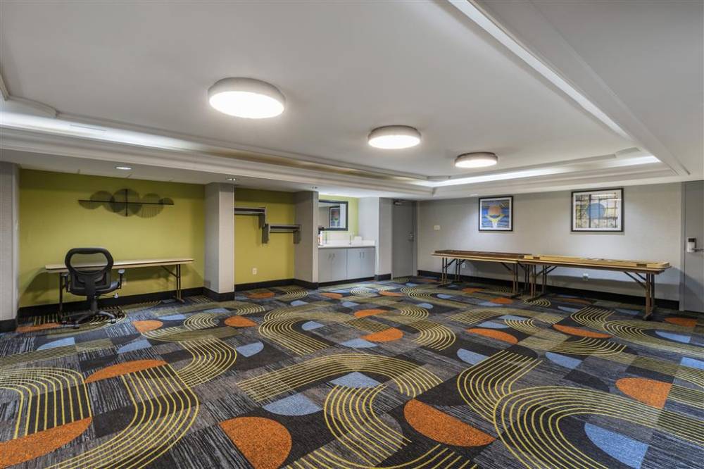 Best Western Plus St. Louis West-westport 2