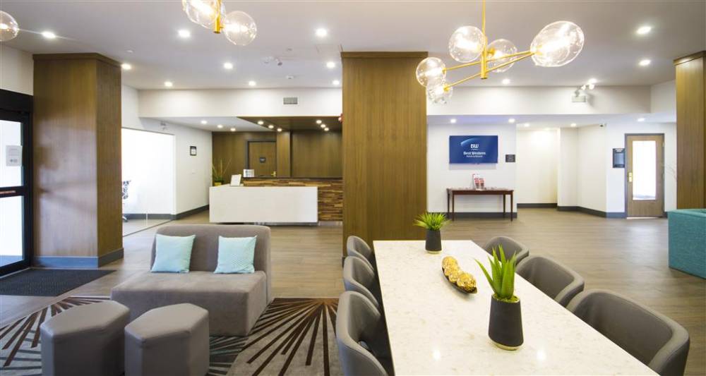 Best Western Plus Suites Downtown 3