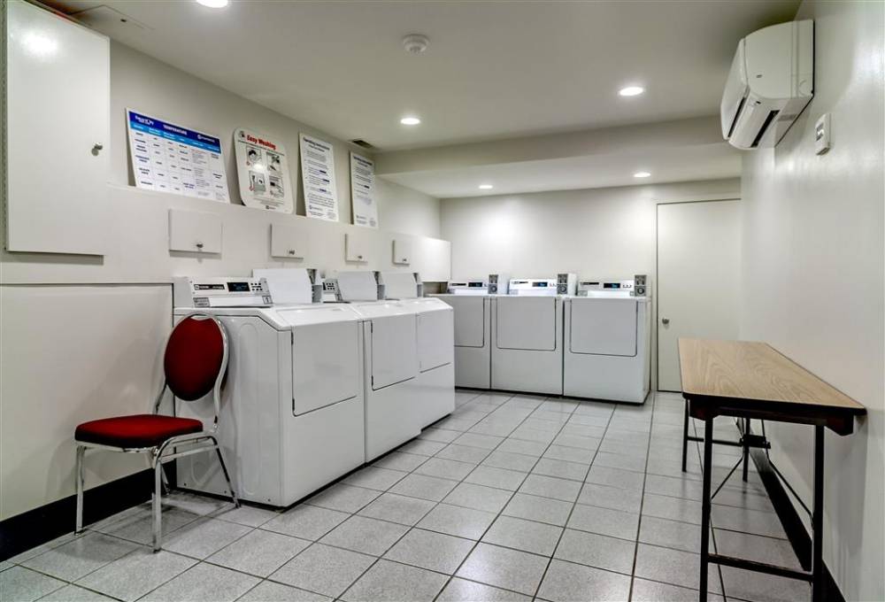 Best Western Plus Suites Downtown 4
