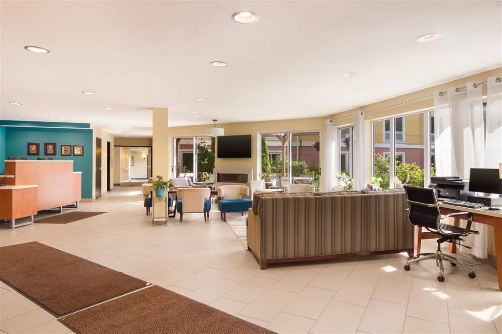 Best Western Plus Traverse City 4