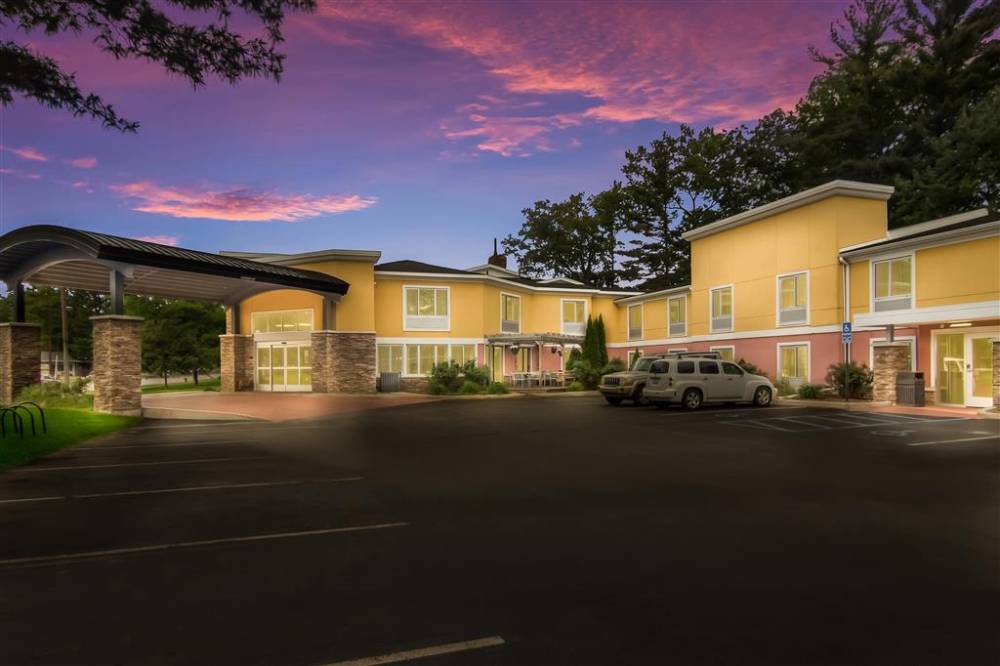 Best Western Plus Traverse City 2