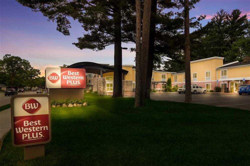 Best Western Plus Traverse City 3