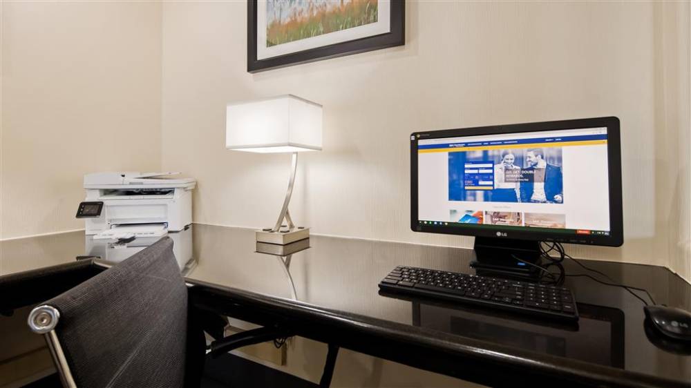 Best Western Plus Tulsa Inn & Suites 3