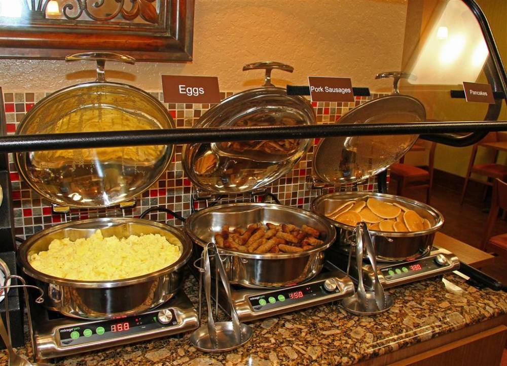Best Western Plus Universal Inn 9