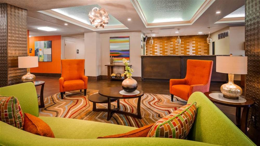 Best Western Plus Universal Inn 6