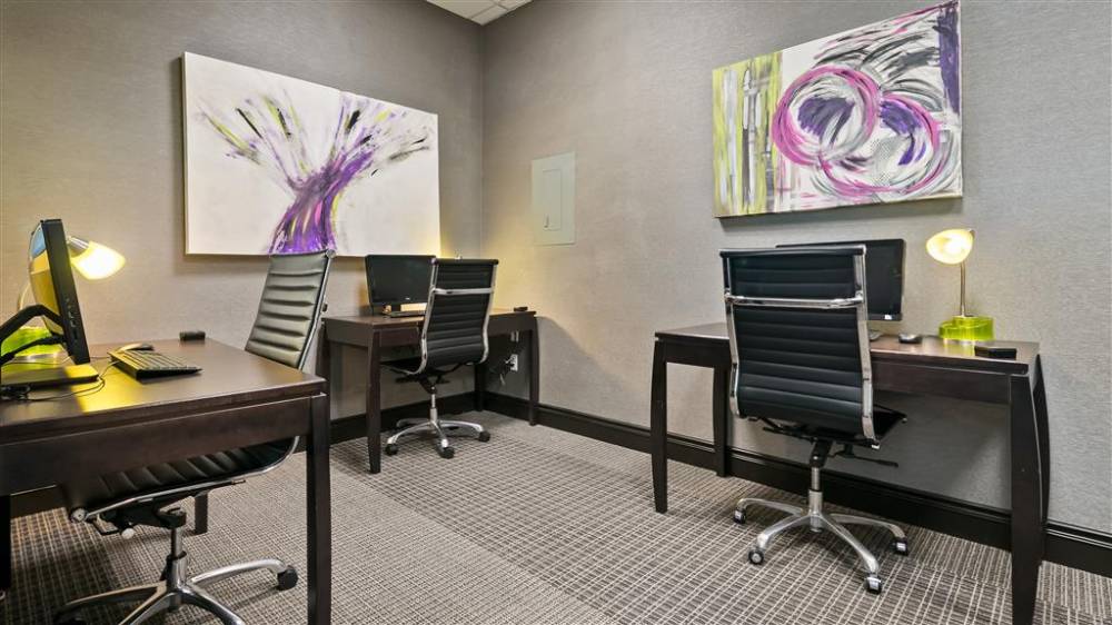 Best Western Plus Village Park Inn 9