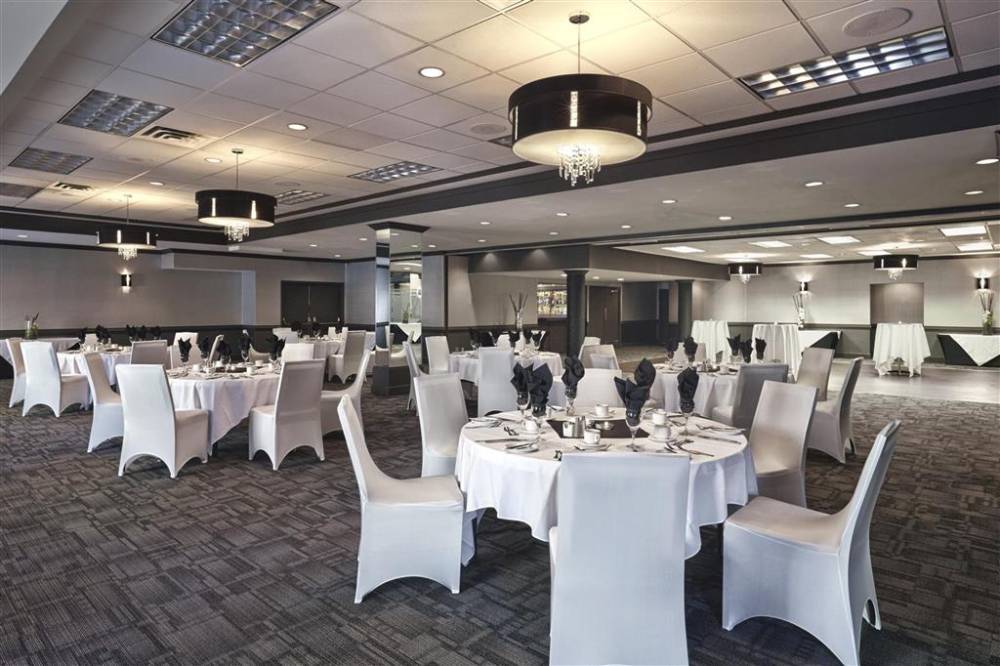 Best Western Plus Village Park Inn 3
