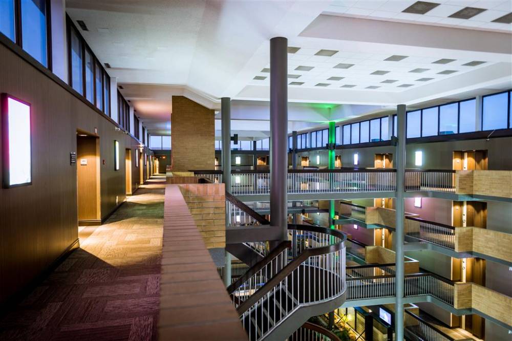 Best Western Plus Village Park Inn 10