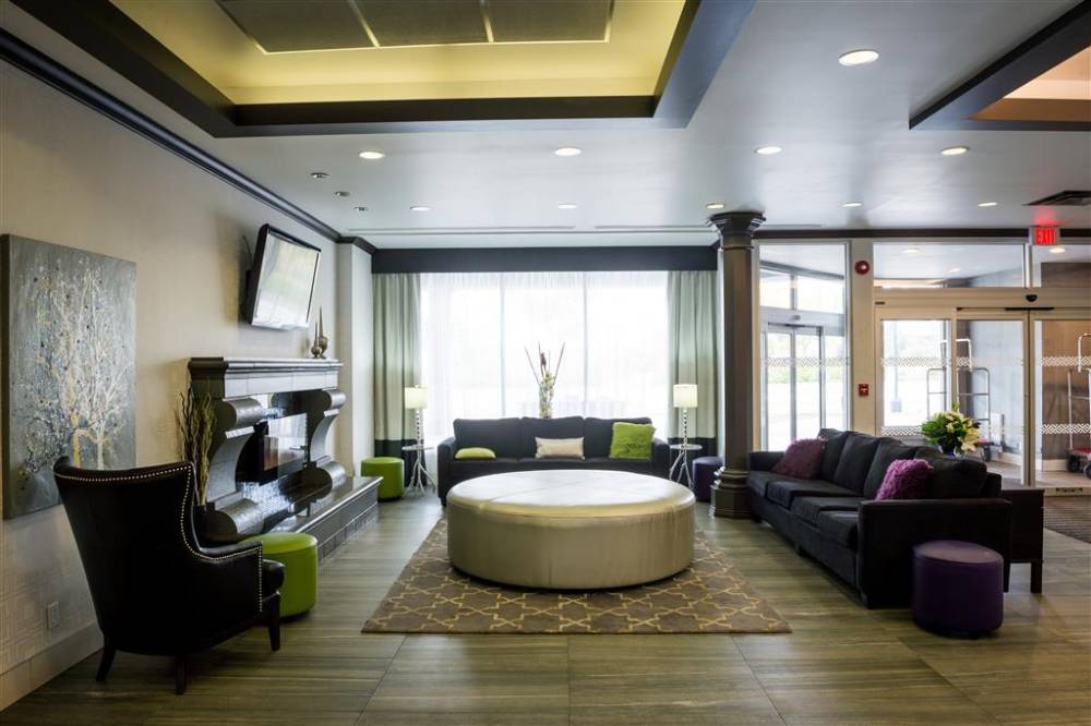 Best Western Plus Village Park Inn 8