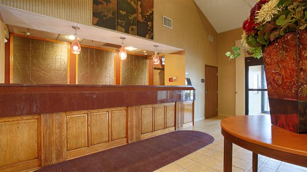 Best Western Plus Woodland Hills Hotel & Suites 3
