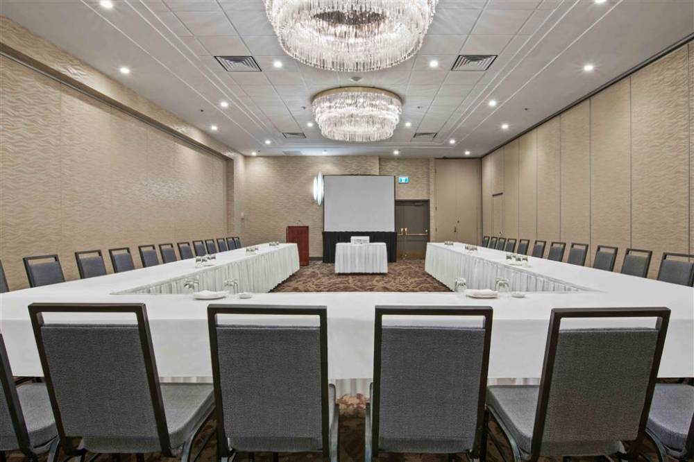 Best Western Premier Calgary Plaza Hotel & Conference Centre 3