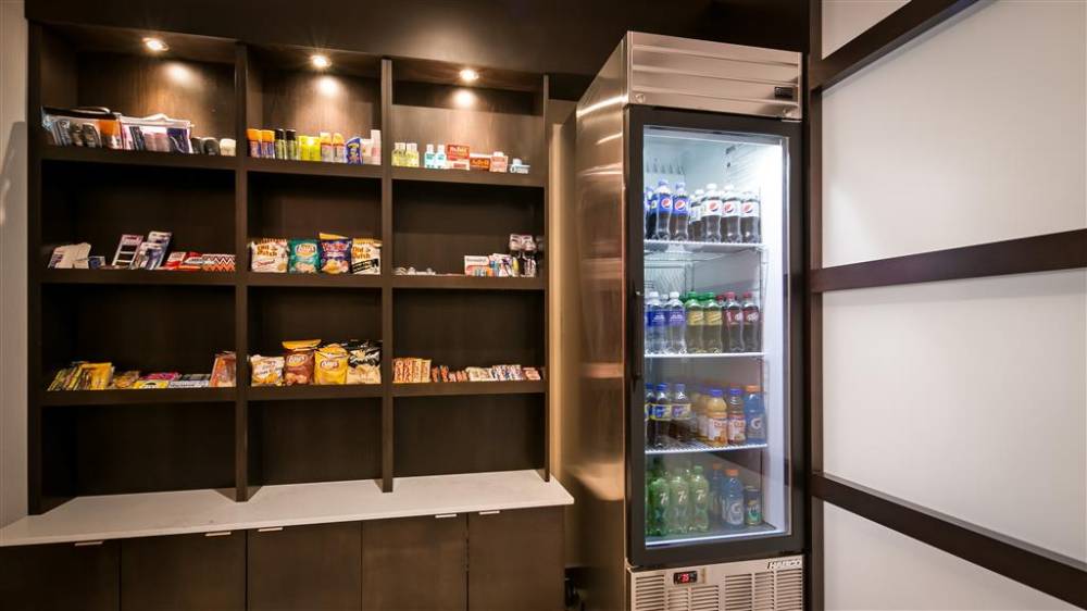 Best Western Premier Denham Inn & Suites 3