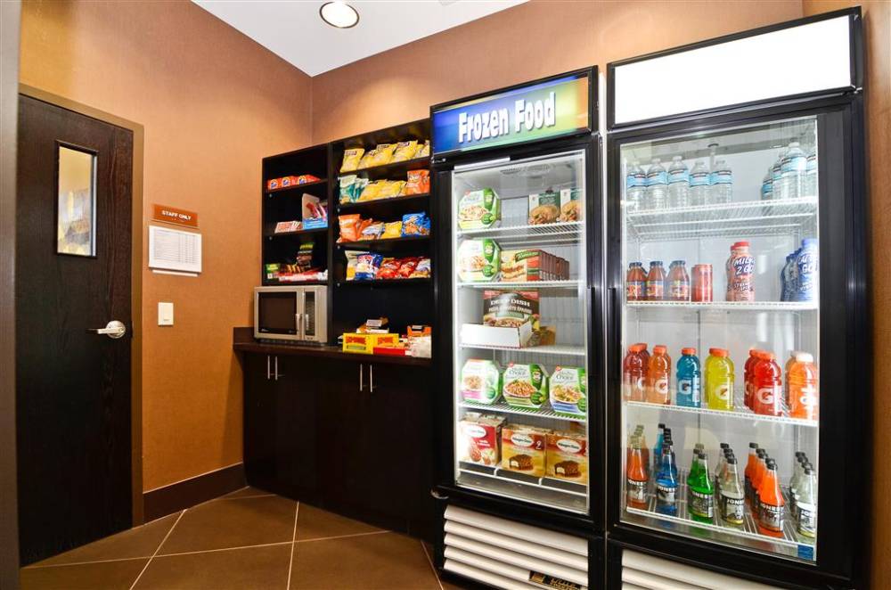 Best Western Premier Freeport Inn Calgary Airport 8