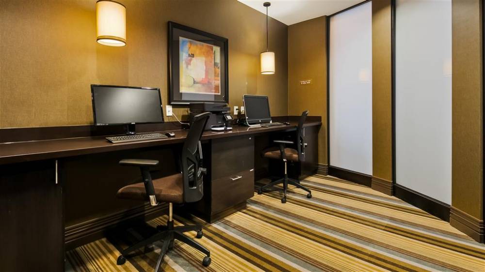 Best Western Premier Freeport Inn Calgary Airport 7